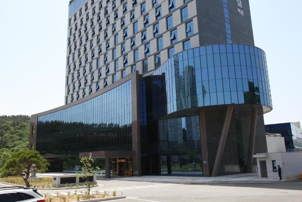 Benikea Hotel Seosan Экстерьер фото